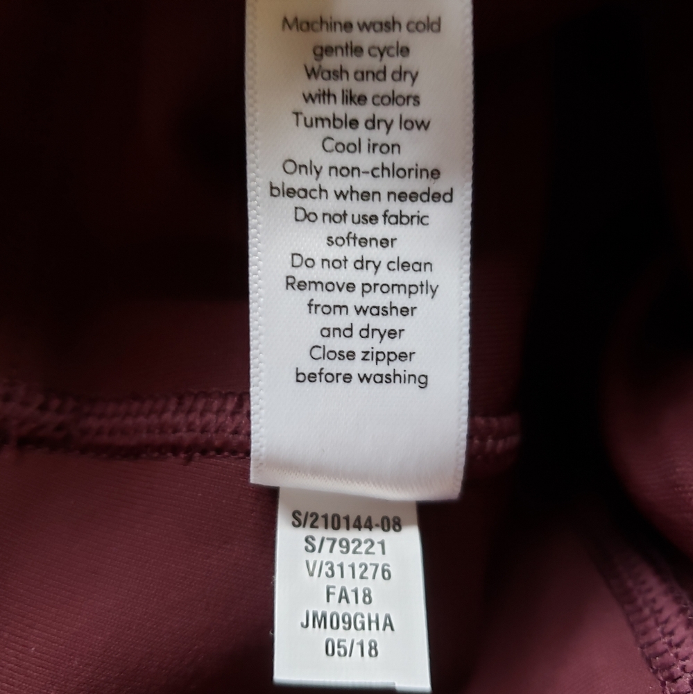 Athleta All in Crop Tight Wine Sz Small Pockets Activewear - Picture 8 of 10